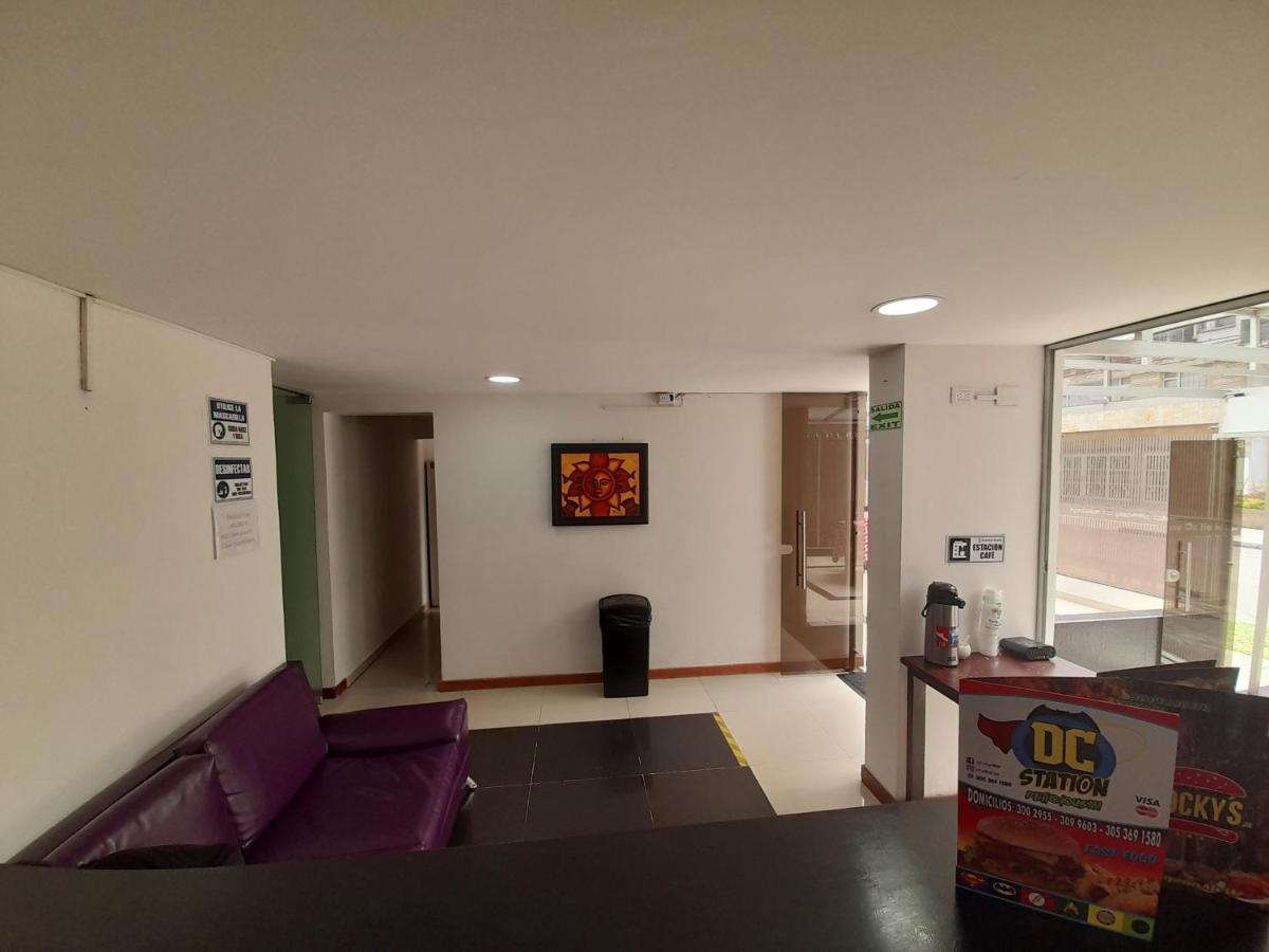 Embassy On Holidays — Photos 2